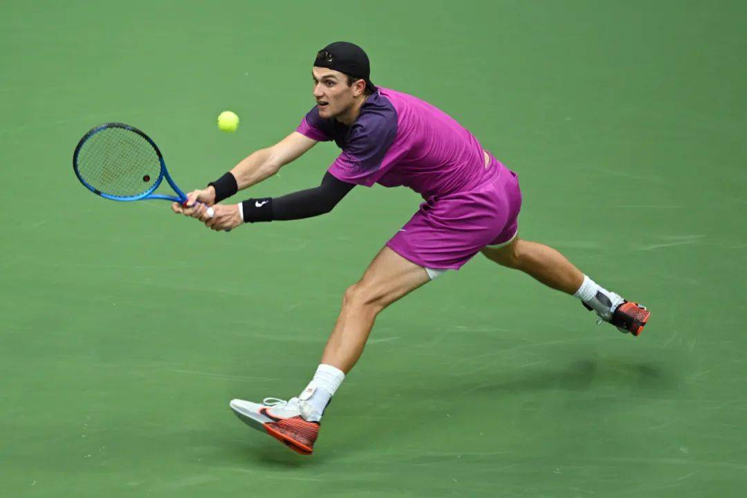 年轻力量的 年轻力量的