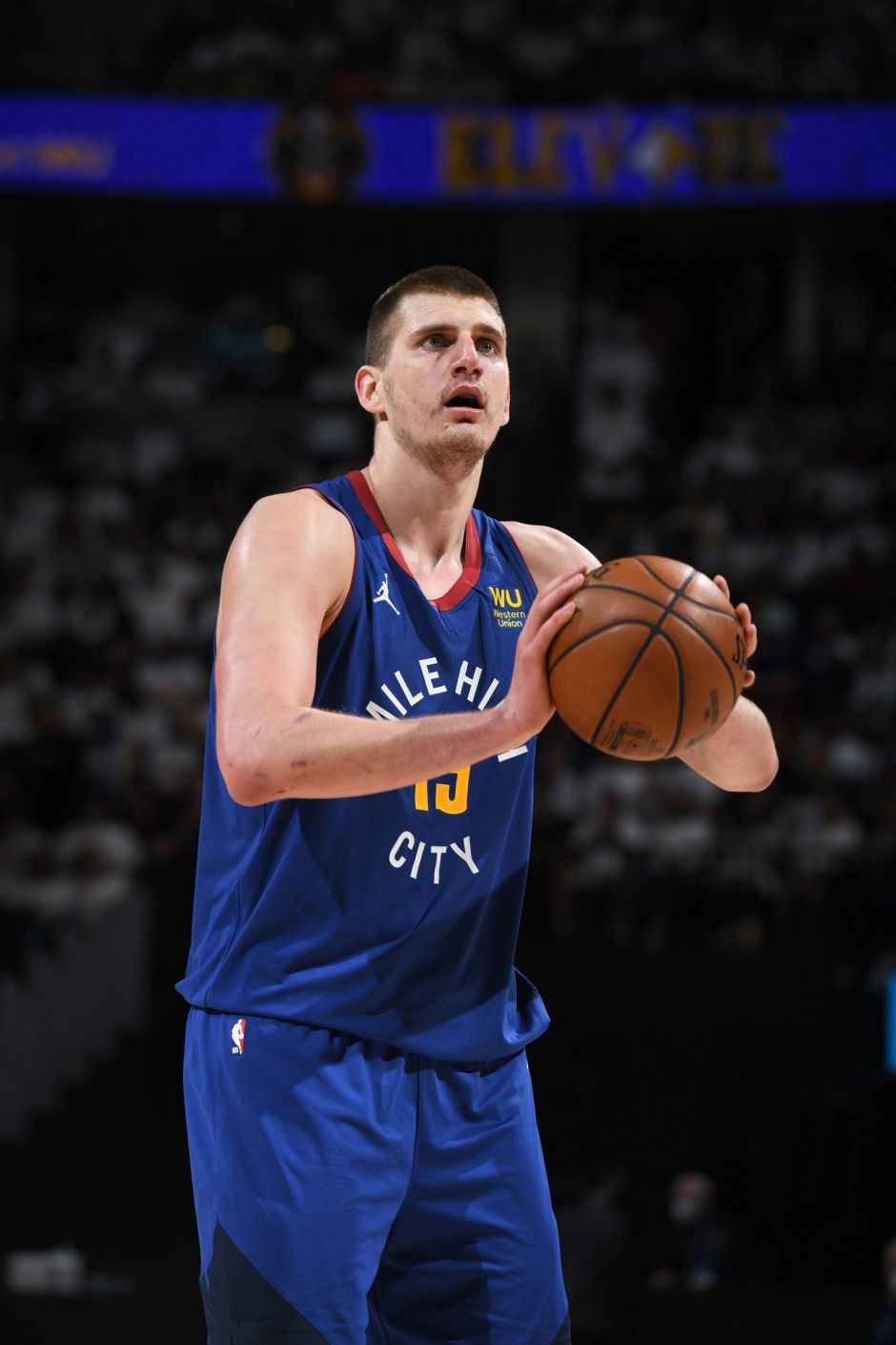 一个篮下的 一个篮下的