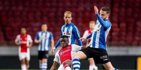 递手配合 递手配合